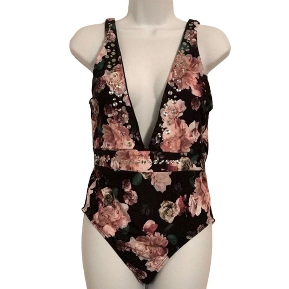 ☀️☀️☀️ Black Floral Studded Swimsuit - Picture 5 of 8